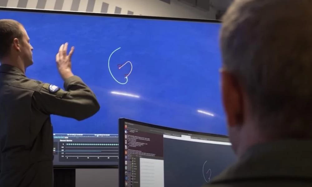 DARPA: Βάζοντας την τεχνητή νοημοσύνη στη θέση πιλότου μαχητικού F-16 (βίντεο)